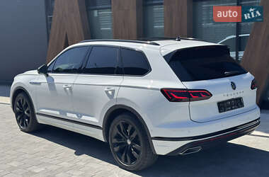 Позашляховик / Кросовер Volkswagen Touareg 2019 в 