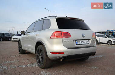 Внедорожник / Кроссовер Volkswagen Touareg 2010 в 