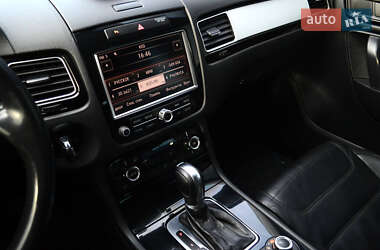 Внедорожник / Кроссовер Volkswagen Touareg 2010 в 