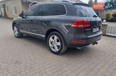 Внедорожник / Кроссовер Volkswagen Touareg 2012 в 