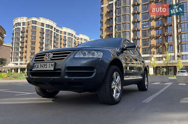Позашляховик / Кросовер Volkswagen Touareg 2004 в 