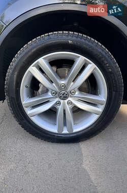 Внедорожник / Кроссовер Volkswagen Touareg 2014 в 