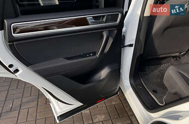 Внедорожник / Кроссовер Volkswagen Touareg 2013 в 