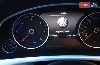 Внедорожник / Кроссовер Volkswagen Touareg 2014 в 