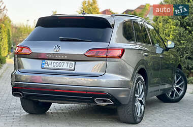Позашляховик / Кросовер Volkswagen Touareg 2020 в 