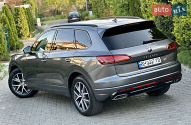 Позашляховик / Кросовер Volkswagen Touareg 2020 в 