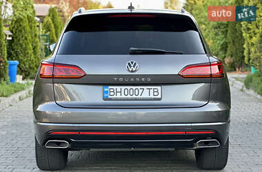 Позашляховик / Кросовер Volkswagen Touareg 2020 в 