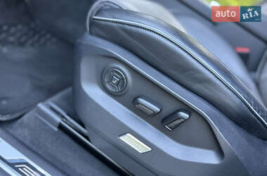 Позашляховик / Кросовер Volkswagen Touareg 2020 в 
