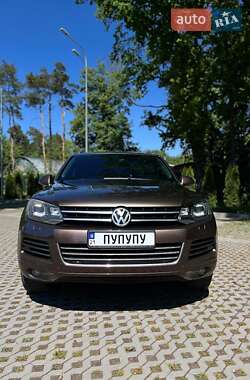 Позашляховик / Кросовер Volkswagen Touareg 2013 в 