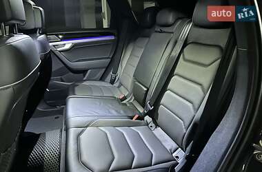 Позашляховик / Кросовер Volkswagen Touareg 2021 в 