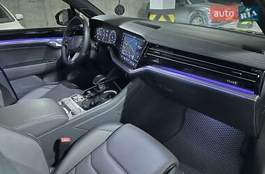 Позашляховик / Кросовер Volkswagen Touareg 2021 в 