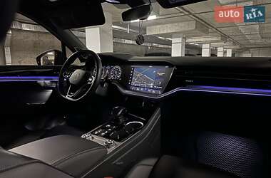 Позашляховик / Кросовер Volkswagen Touareg 2021 в 