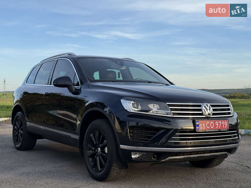 Позашляховик / Кросовер Volkswagen Touareg 2015 в Радивиліві