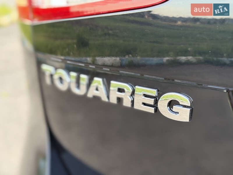 Позашляховик / Кросовер Volkswagen Touareg 2015 в Радивиліві