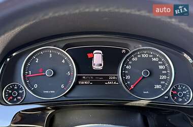Внедорожник / Кроссовер Volkswagen Touareg 2017 в 