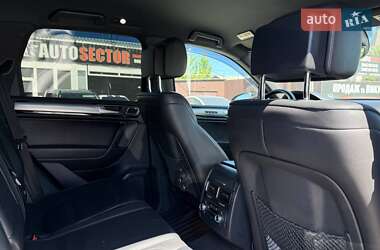 Внедорожник / Кроссовер Volkswagen Touareg 2017 в 