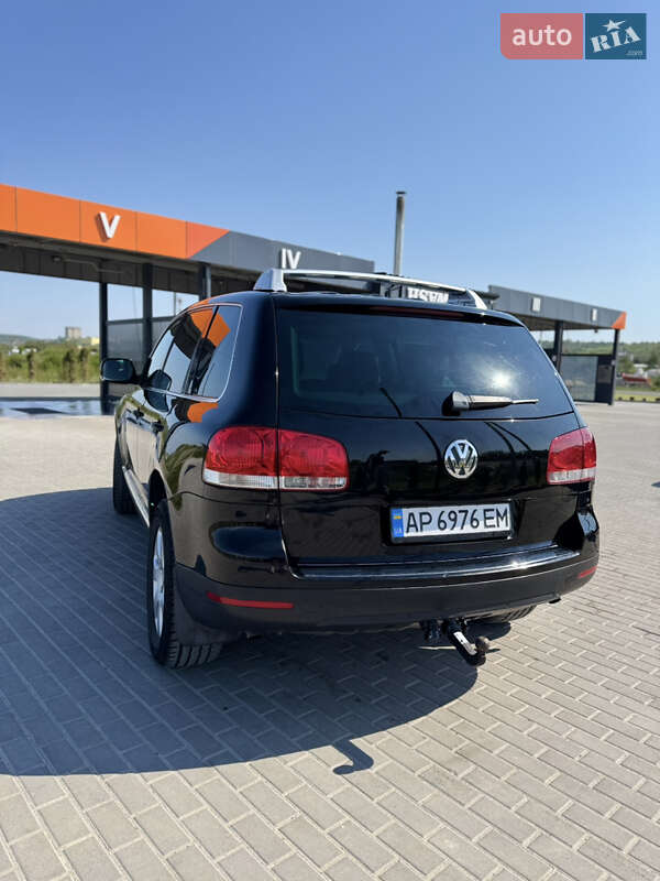 Внедорожник / Кроссовер Volkswagen Touareg 2005 в Золочеве