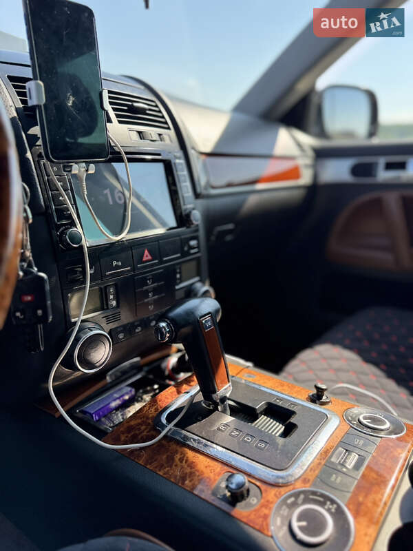 Внедорожник / Кроссовер Volkswagen Touareg 2005 в Золочеве