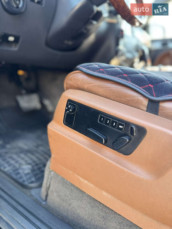 Внедорожник / Кроссовер Volkswagen Touareg 2005 в Золочеве