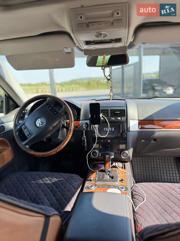 Внедорожник / Кроссовер Volkswagen Touareg 2005 в Золочеве