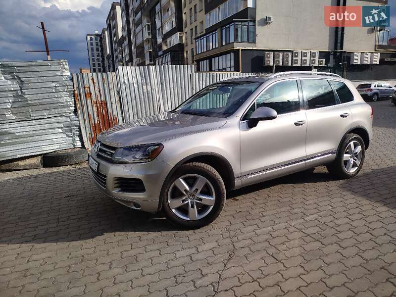 Позашляховик / Кросовер Volkswagen Touareg 2010 в Львові
