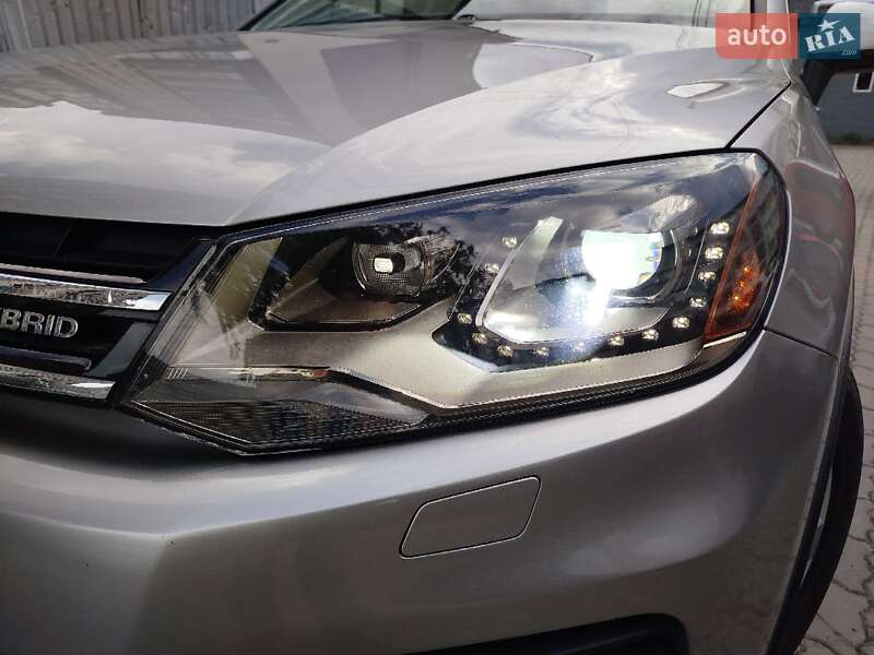 Позашляховик / Кросовер Volkswagen Touareg 2010 в Львові