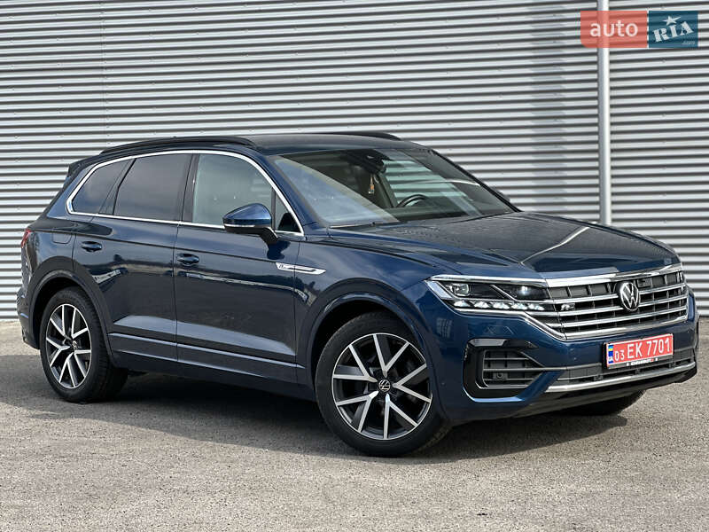 Позашляховик / Кросовер Volkswagen Touareg 2021 в Рівному