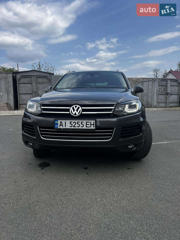 Позашляховик / Кросовер Volkswagen Touareg 2012 в Фастові