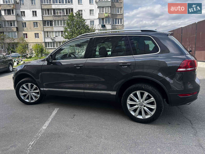 Позашляховик / Кросовер Volkswagen Touareg 2012 в Фастові