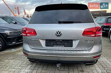 Позашляховик / Кросовер Volkswagen Touareg 2016 в 