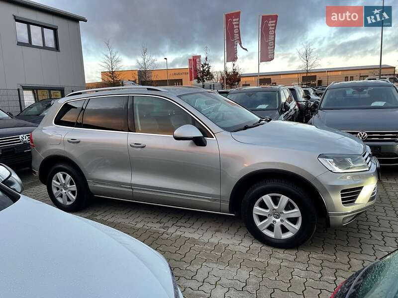 Внедорожник / Кроссовер Volkswagen Touareg 2016 в Житомире