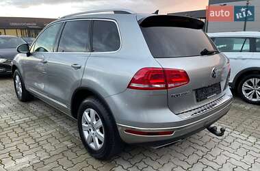 Позашляховик / Кросовер Volkswagen Touareg 2016 в 