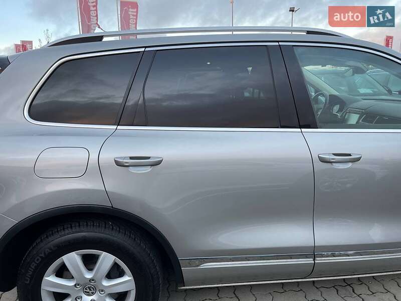 Внедорожник / Кроссовер Volkswagen Touareg 2016 в Житомире