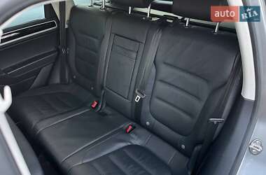Позашляховик / Кросовер Volkswagen Touareg 2016 в 