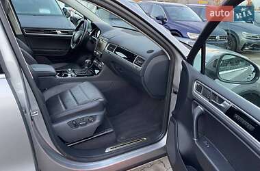Позашляховик / Кросовер Volkswagen Touareg 2016 в 