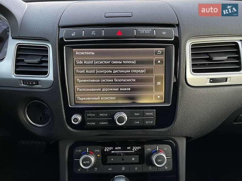 Внедорожник / Кроссовер Volkswagen Touareg 2016 в Житомире