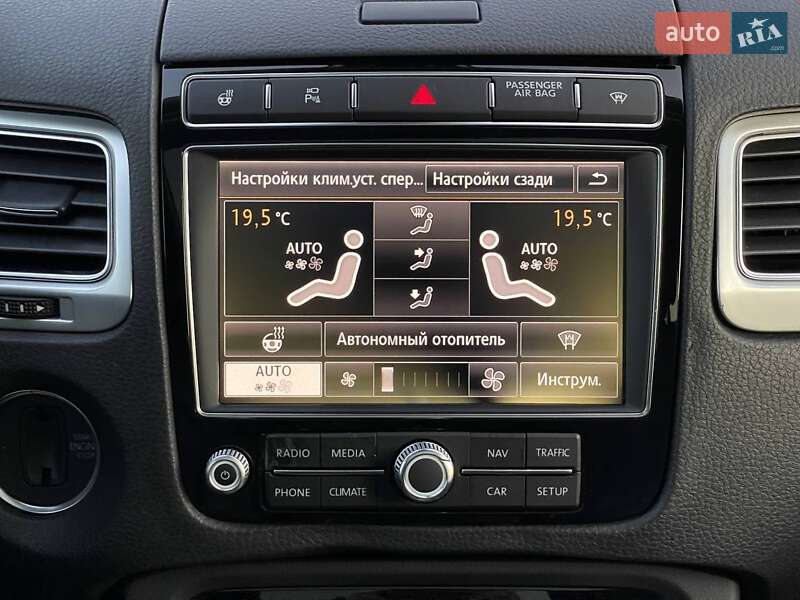 Внедорожник / Кроссовер Volkswagen Touareg 2016 в Житомире