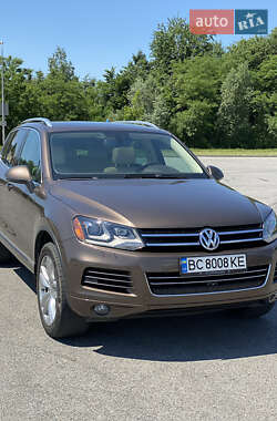 Позашляховик / Кросовер Volkswagen Touareg 2014 в 