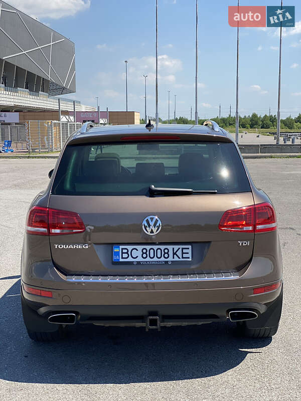 Позашляховик / Кросовер Volkswagen Touareg 2014 в Львові
