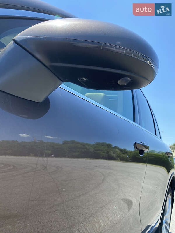 Позашляховик / Кросовер Volkswagen Touareg 2014 в Львові