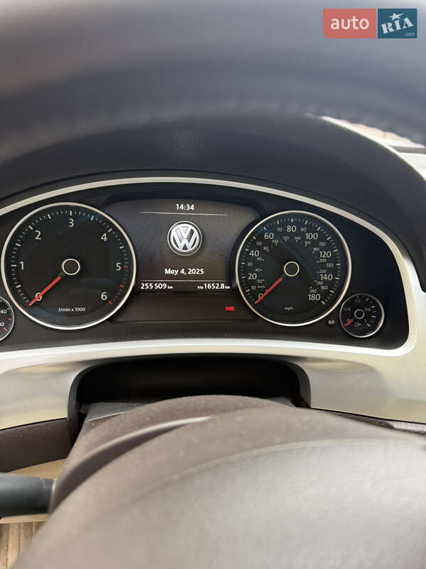 Позашляховик / Кросовер Volkswagen Touareg 2014 в Львові