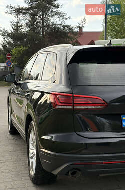 Позашляховик / Кросовер Volkswagen Touareg 2020 в 