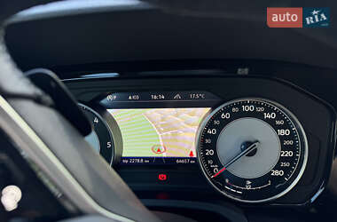 Внедорожник / Кроссовер Volkswagen Touareg 2022 в 