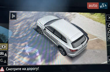 Внедорожник / Кроссовер Volkswagen Touareg 2022 в 