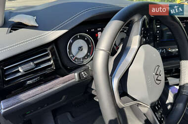 Внедорожник / Кроссовер Volkswagen Touareg 2022 в 