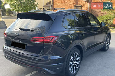 Позашляховик / Кросовер Volkswagen Touareg 2021 в 