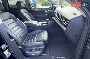 Позашляховик / Кросовер Volkswagen Touareg 2021 в 