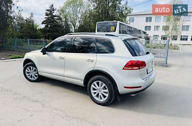 Позашляховик / Кросовер Volkswagen Touareg 2012 в 