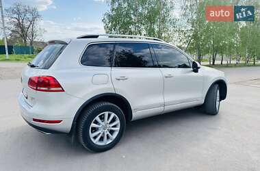 Позашляховик / Кросовер Volkswagen Touareg 2012 в 