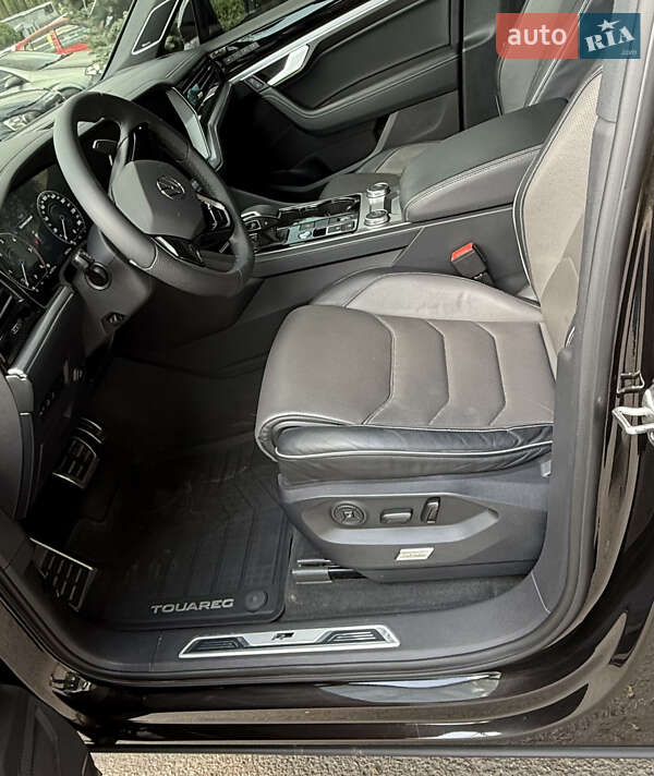 Позашляховик / Кросовер Volkswagen Touareg 2019 в Дніпрі